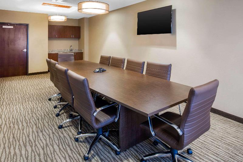 فندق Comfort Inn & Suites