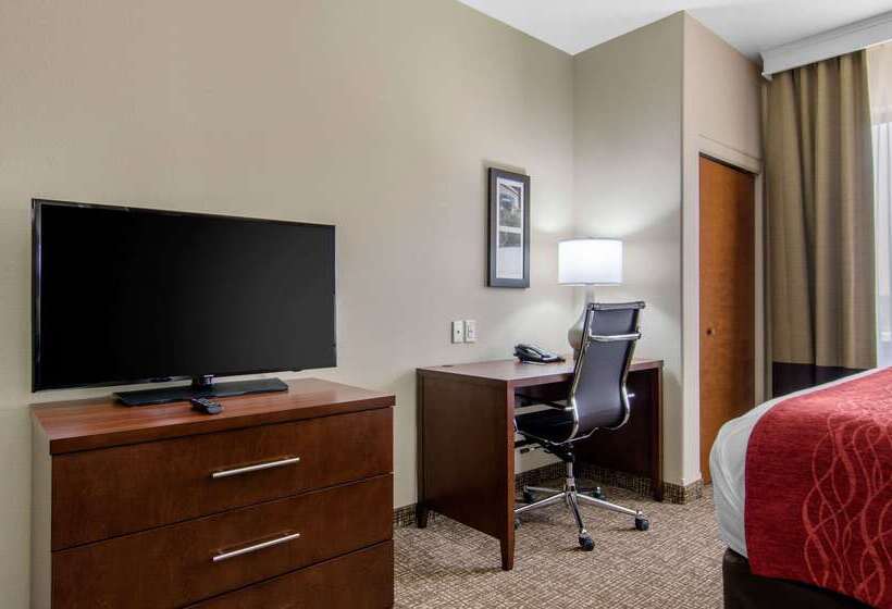 فندق Comfort Inn & Suites Shawnee  Kansas City