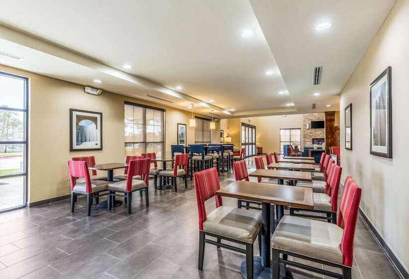 בית מלון כפרי Comfort Suites