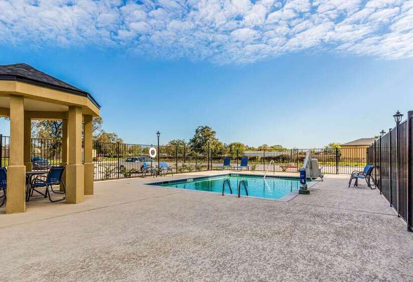 בית מלון כפרי Comfort Suites