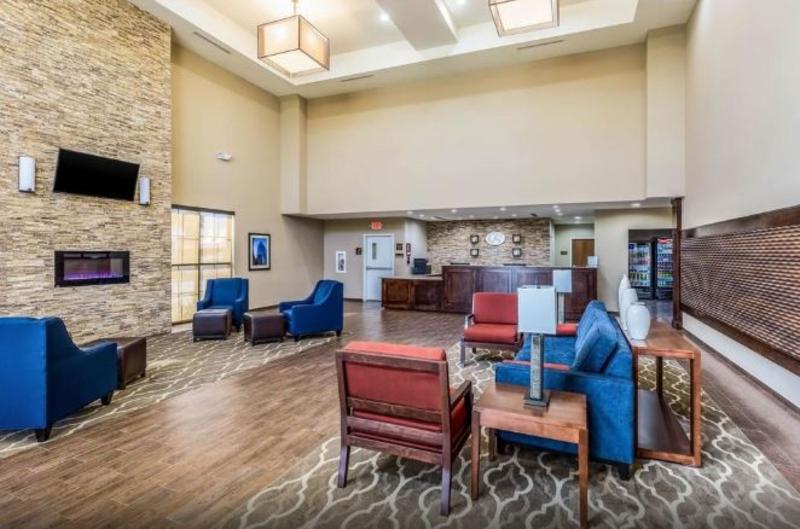 בית מלון כפרי Comfort Suites