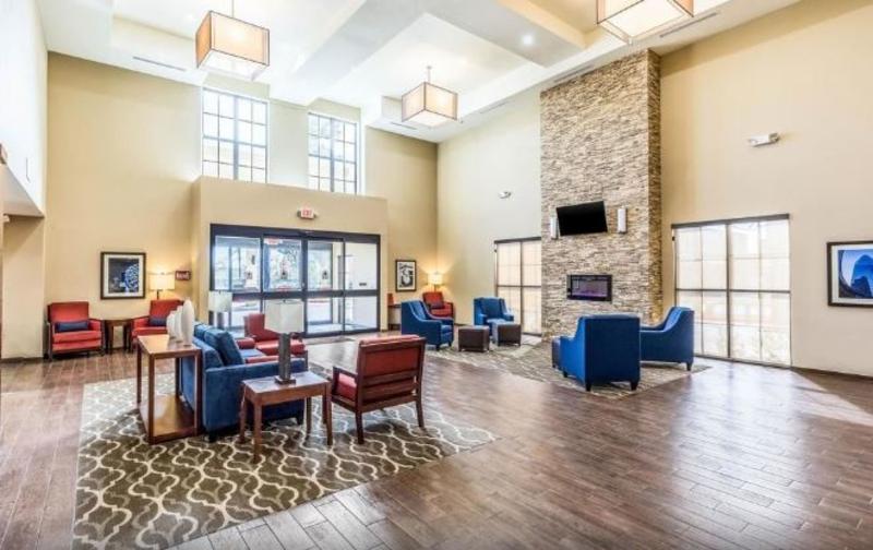 בית מלון כפרי Comfort Suites