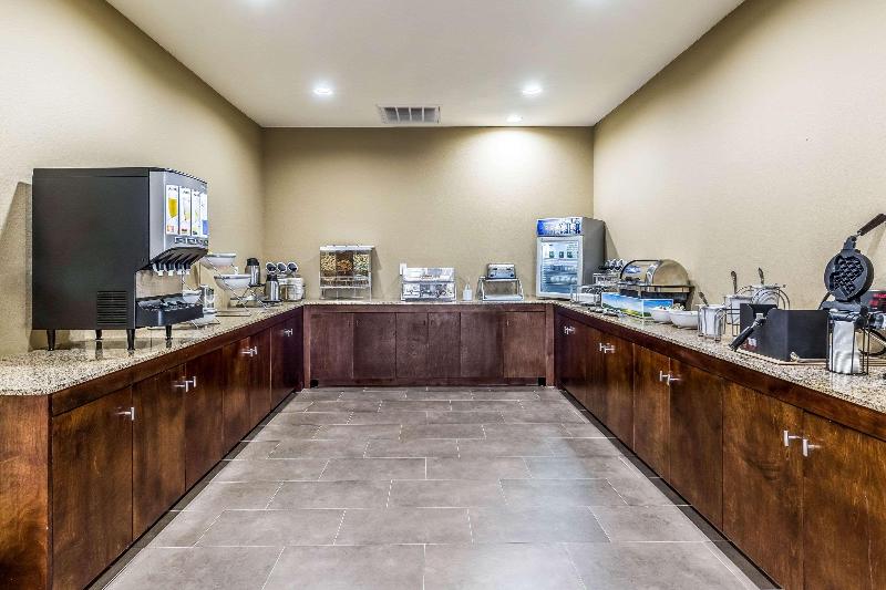 בית מלון כפרי Comfort Suites