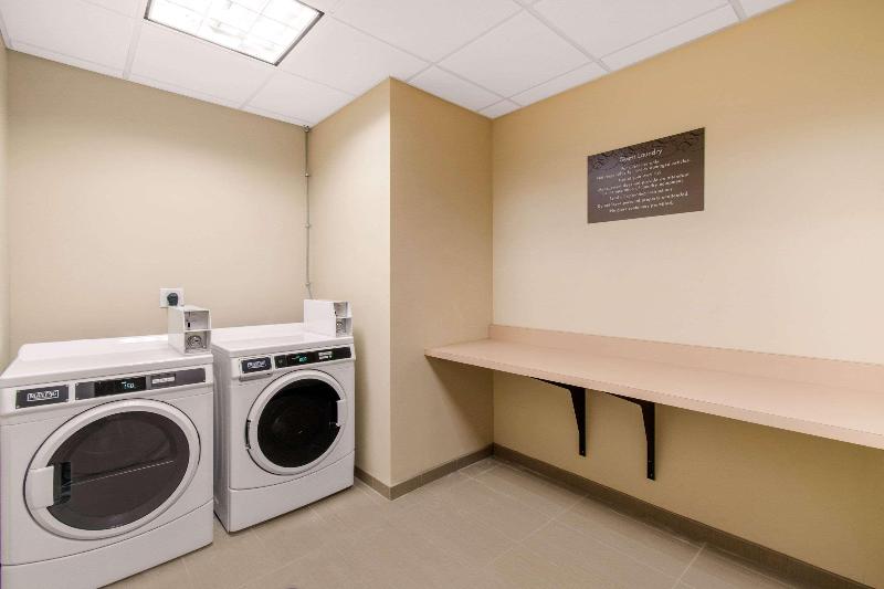 فندق Comfort Suites Denver Near Anschutz Medical Campus