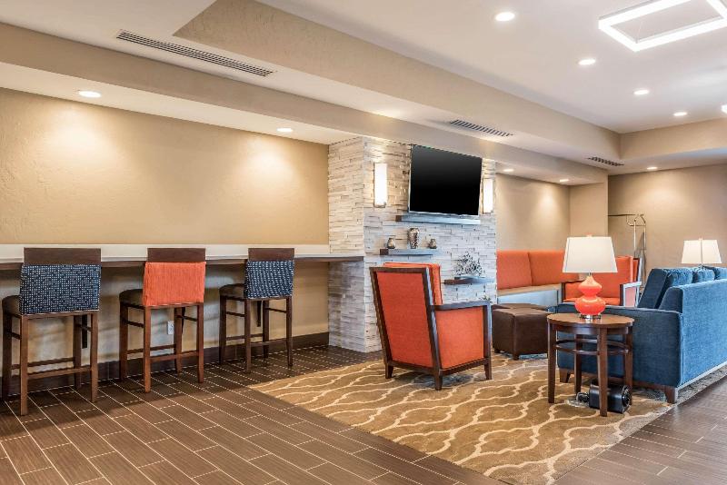 هتل Comfort Suites Florence  Cincinnati South