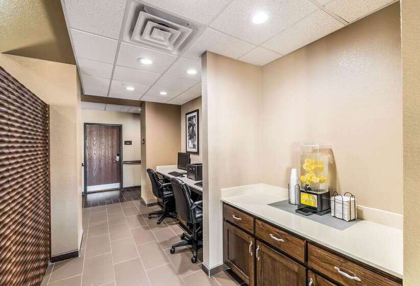 Отель Comfort Suites Grand Prairie  Arlington North