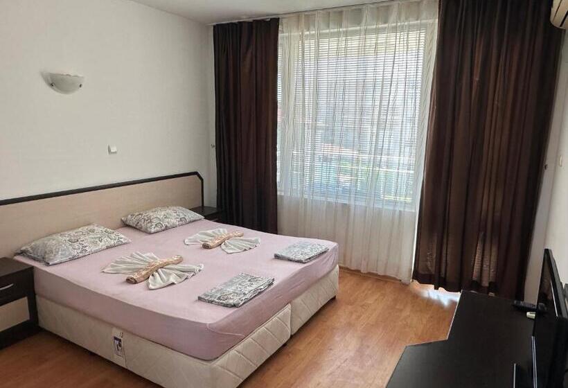 ホテル Complex Nev