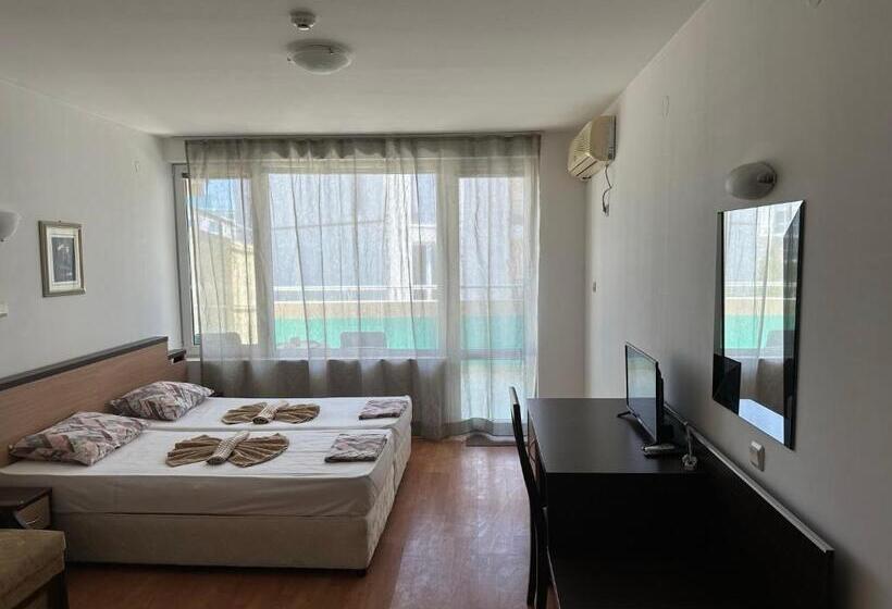 ホテル Complex Nev