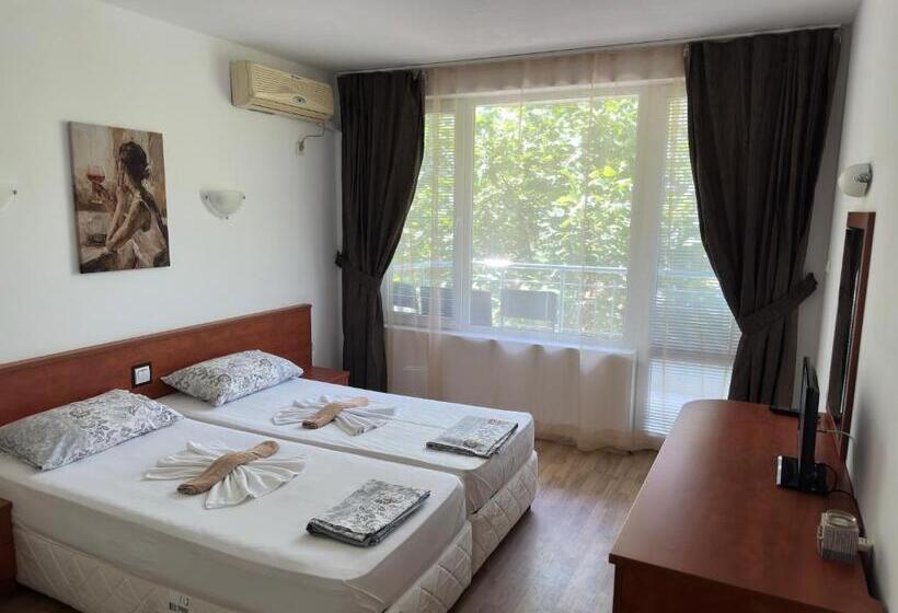 ホテル Complex Nev