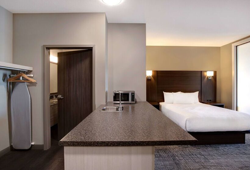 فندق Days Inn & Suites By Wyndham Warman