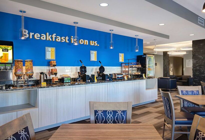 فندق Days Inn & Suites By Wyndham Warman