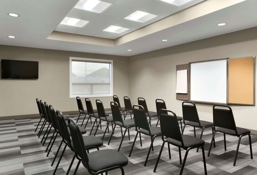 فندق Days Inn & Suites By Wyndham Warman