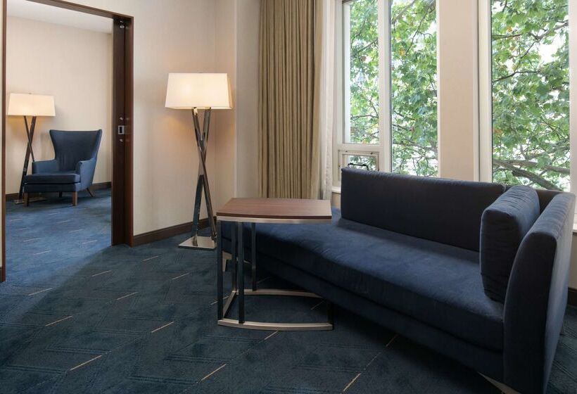 호텔 Embassy Suites By Hilton Seattle Downtown Pioneer Square