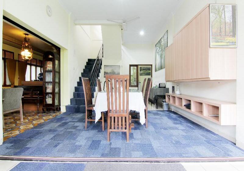 בית מלון כפרי Embe Joglo Homestay