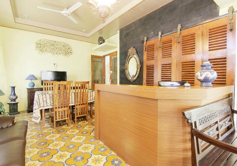 בית מלון כפרי Embe Joglo Homestay