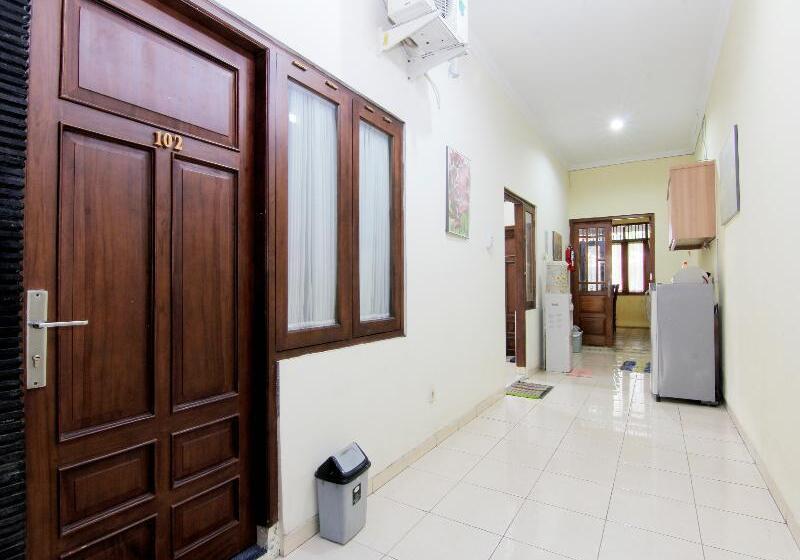 בית מלון כפרי Embe Joglo Homestay