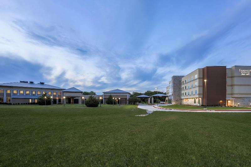 בית מלון כפרי Fairfield Inn & Suites By Marriott Decatur At Decatur Conference Center