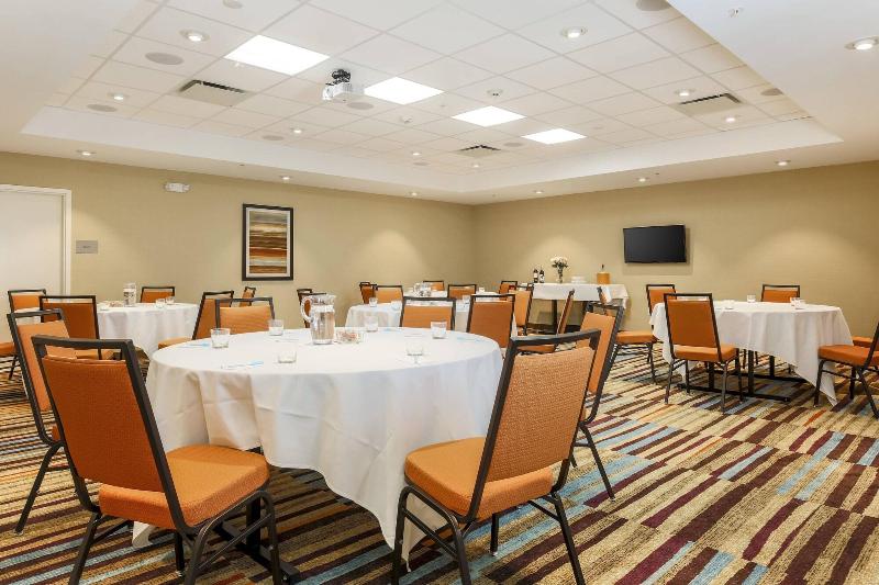 בית מלון כפרי Fairfield Inn & Suites By Marriott Decatur At Decatur Conference Center