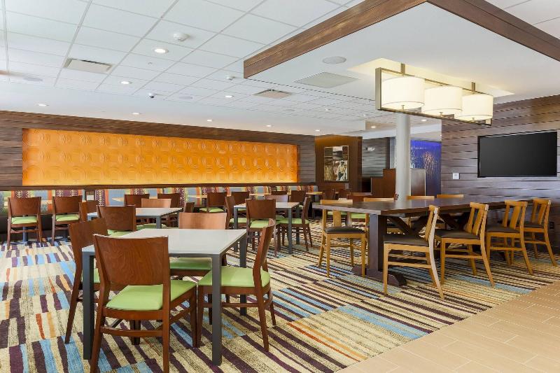 בית מלון כפרי Fairfield Inn & Suites By Marriott Decatur At Decatur Conference Center
