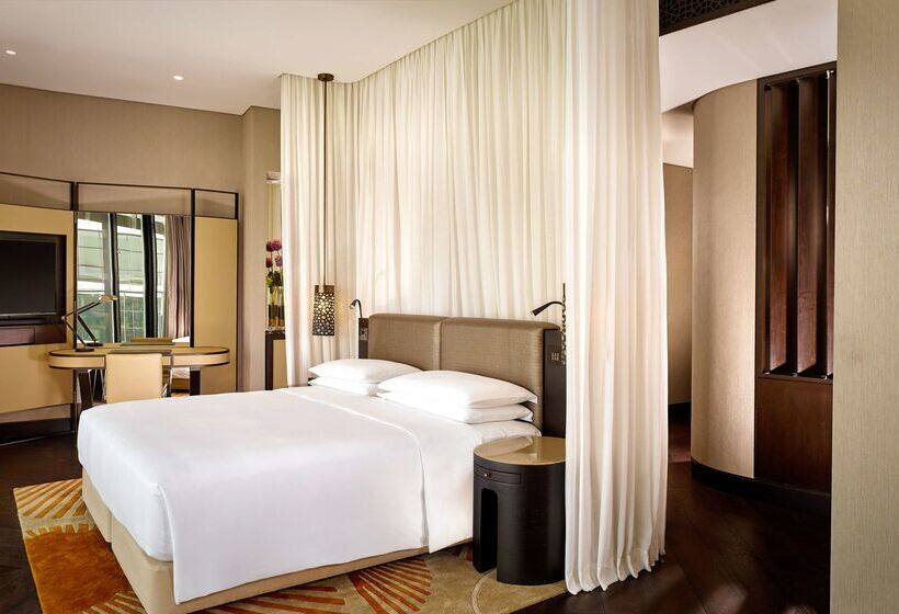 Grand Hyatt Abu Dhabi Hotel & Residences Emirates Pearl
