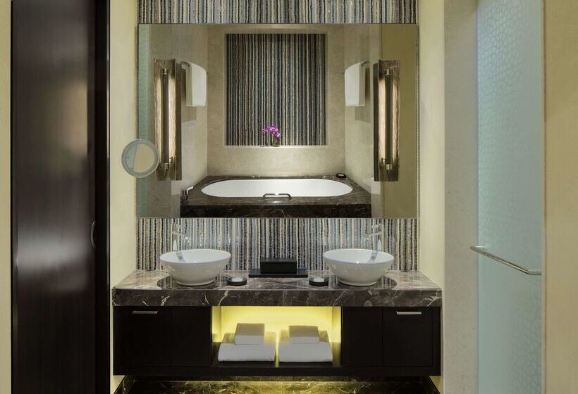 Grand Hyatt Abu Dhabi Hotel & Residences Emirates Pearl