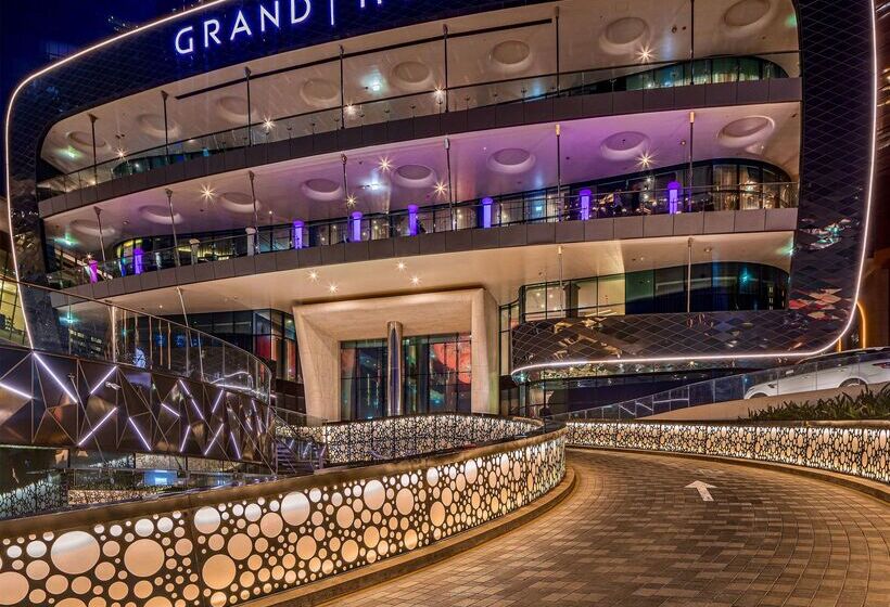 Grand Hyatt Abu Dhabi Hotel & Residences Emirates Pearl