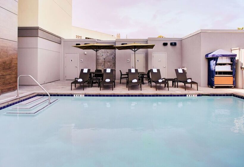 בית מלון כפרי Hampton Inn & Suites Irvineorange County Airport