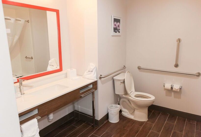 فندق Hampton Inn & Suites Lafayette Medical Center, Co