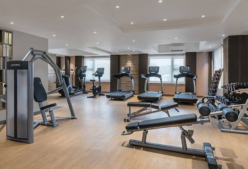 هتل Henann Palm Beach Resort