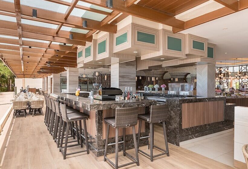 هتل Henann Palm Beach Resort