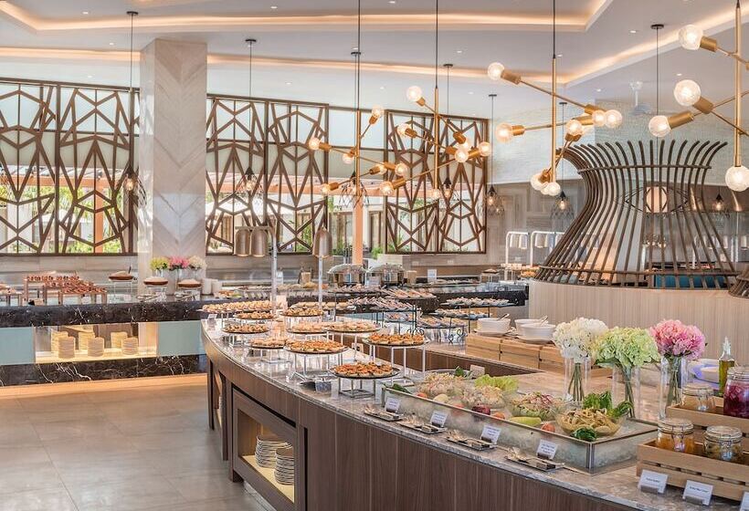 هتل Henann Palm Beach Resort