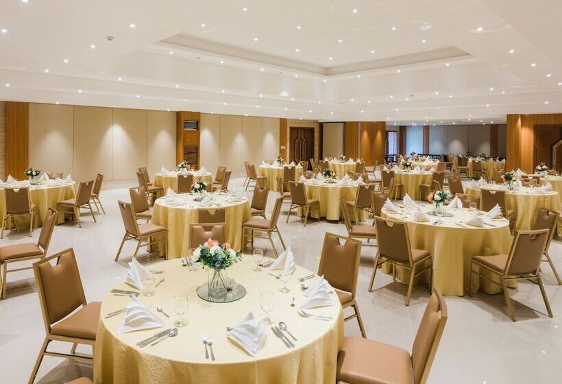 هتل Henann Palm Beach Resort