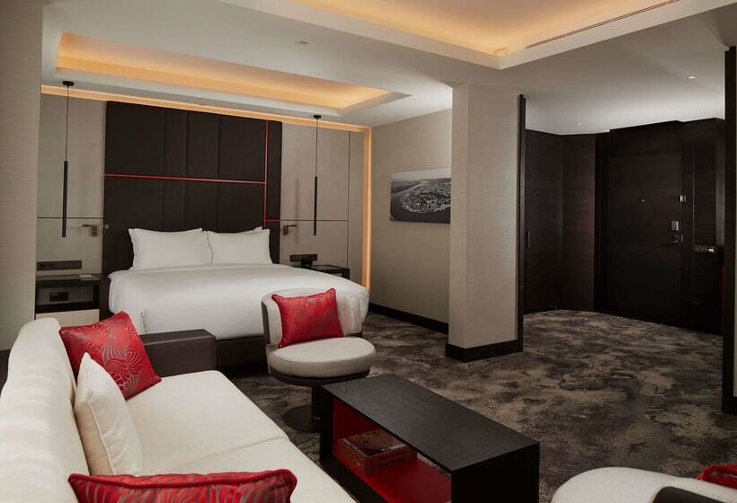 هتل Hilton Belgrade