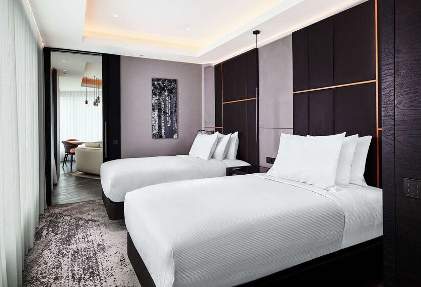 هتل Hilton Belgrade