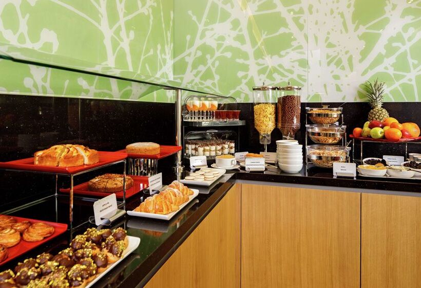 ホテル Hilton Garden Inn Novorossiysk