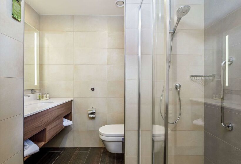 בית מלון כפרי Hilton Garden Inn Novorossiysk