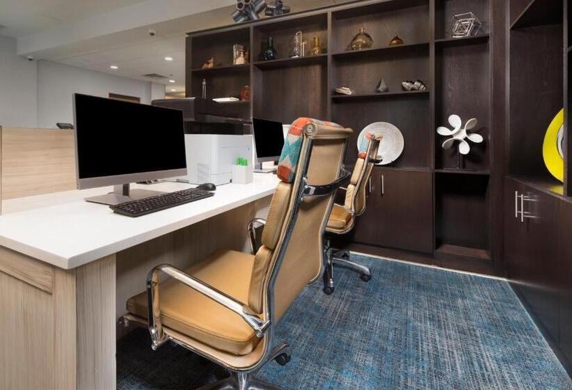 فندق Holiday Inn & Suites Arden   Asheville Airport, An Ihg