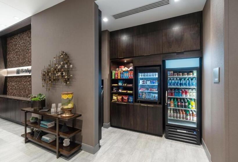 בית מלון כפרי Holiday Inn Boston Logan Airport   Chelsea, An Ihg