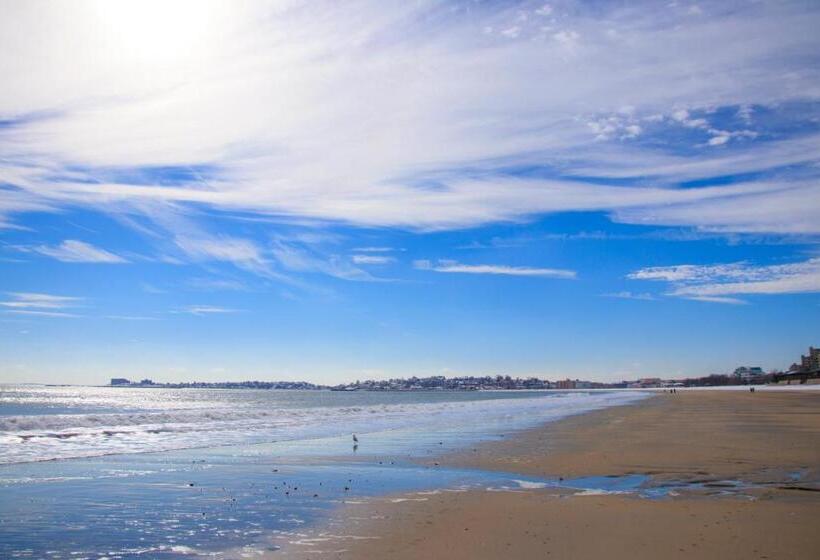 בית מלון כפרי Holiday Inn Boston Logan Airport   Chelsea, An Ihg