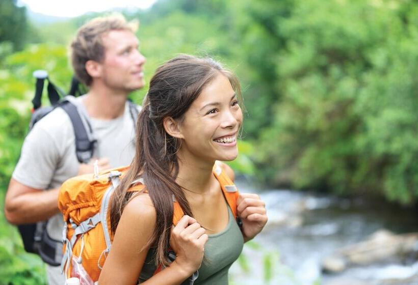 هتل Holiday Inn Club Vacations Oak N Spruce Resort In The Berkshires An Ihg