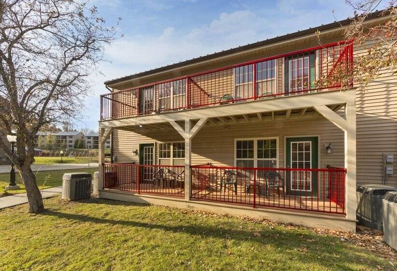 هتل Holiday Inn Club Vacations Oak N Spruce Resort In The Berkshires An Ihg