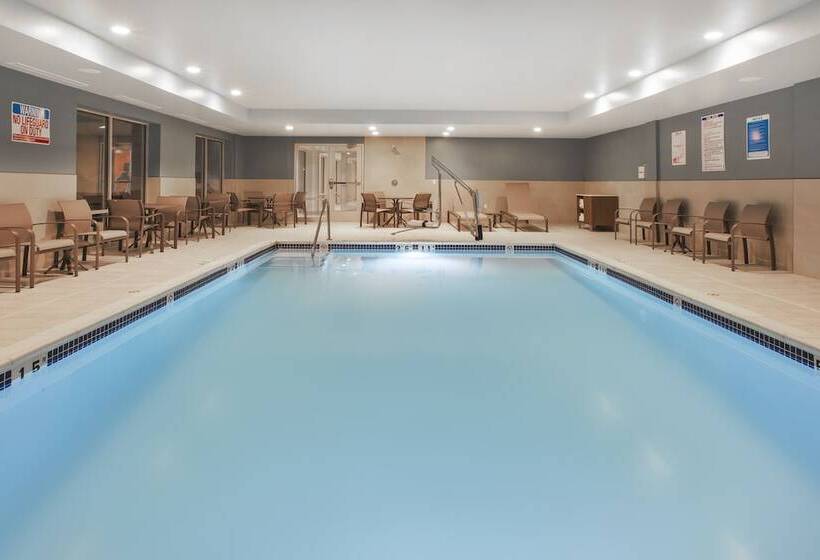 فندق Holiday Inn Express   Auburn Hills South, An Ihg