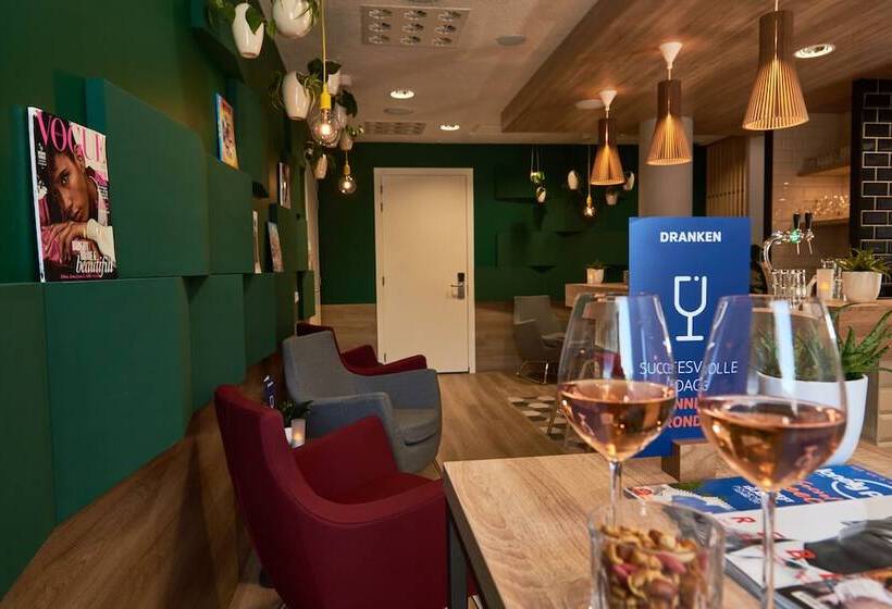 فندق Holiday Inn Express Amsterdam   City Hall, An Ihg