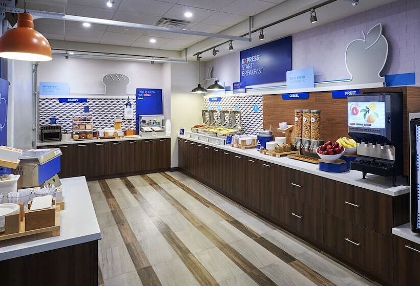 فندق Holiday Inn Express & Suites   Brantford, An Ihg