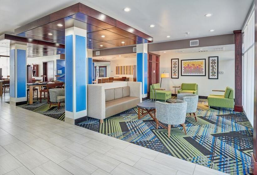 Отель Holiday Inn Express & Suites El Paso East Loop 375, An Ihg