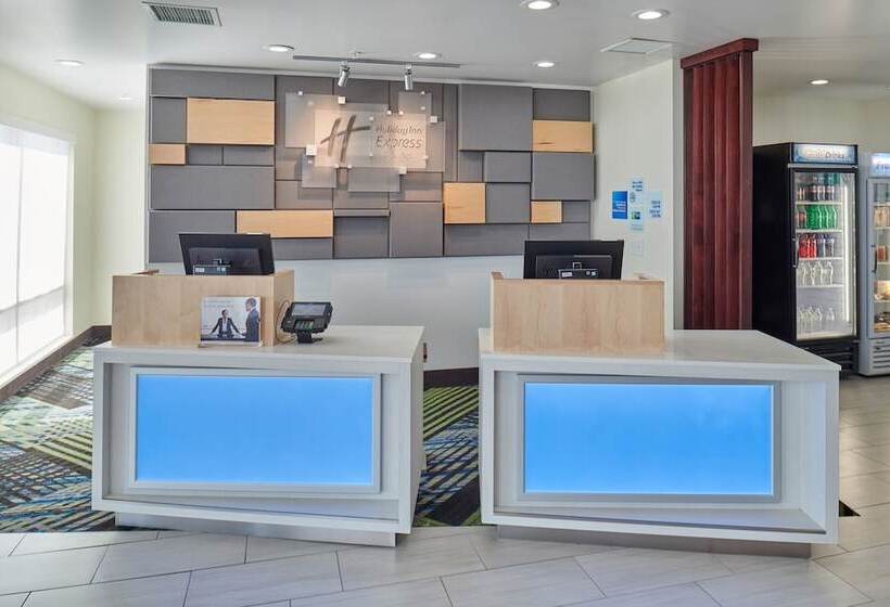 Отель Holiday Inn Express & Suites El Paso East Loop 375, An Ihg