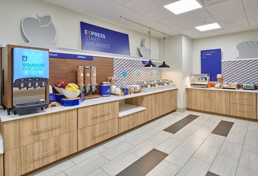 Отель Holiday Inn Express & Suites El Paso East Loop 375, An Ihg