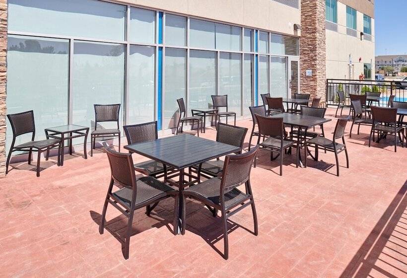 Отель Holiday Inn Express & Suites El Paso East Loop 375, An Ihg