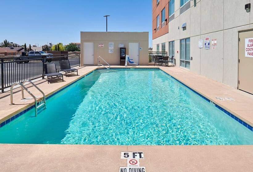 Отель Holiday Inn Express & Suites El Paso East Loop 375, An Ihg