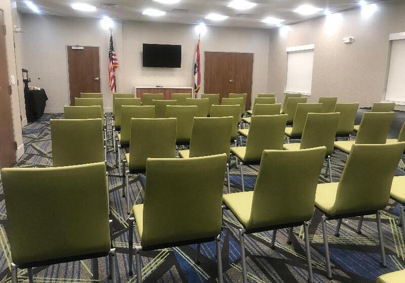 ホテル Holiday Inn Express And Suites Hannibal   Medical Center By Ihg